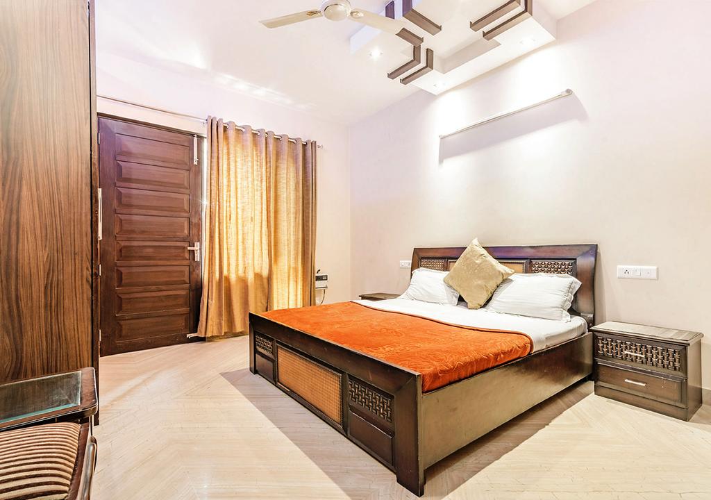 Ground Floor Rent 4 Bhk Palam Vihar Gurgaon